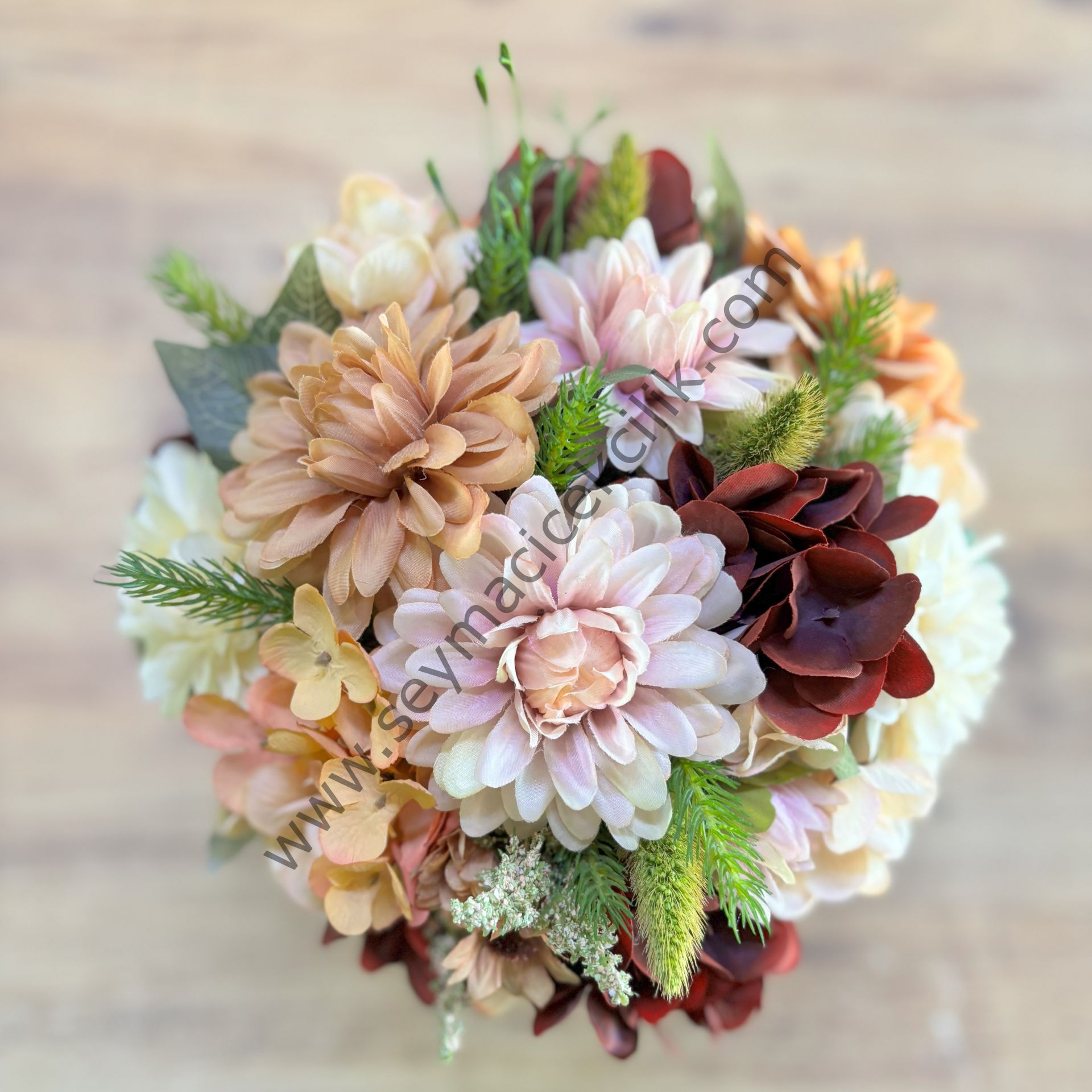 Ayaklı aranjman Model 1- Ücretsiz kargo/nakliye